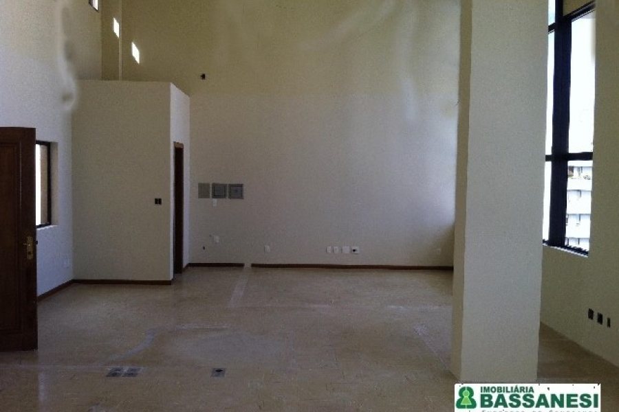 Sala com 70m², 1 vaga, no bairro Centro em Caxias do Sul para Alugar