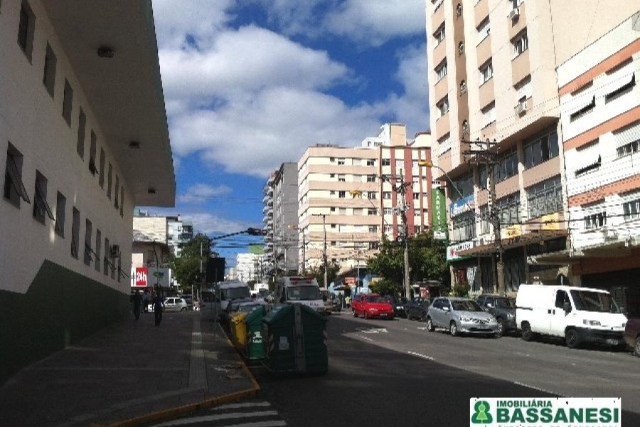 Sala com 70m², 1 vaga, no bairro Centro em Caxias do Sul para Alugar