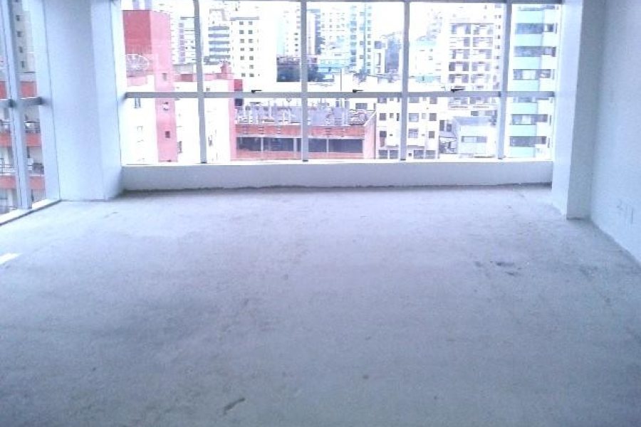 Sala com 52m², 1 vaga, no bairro Centro em Caxias do Sul para Comprar