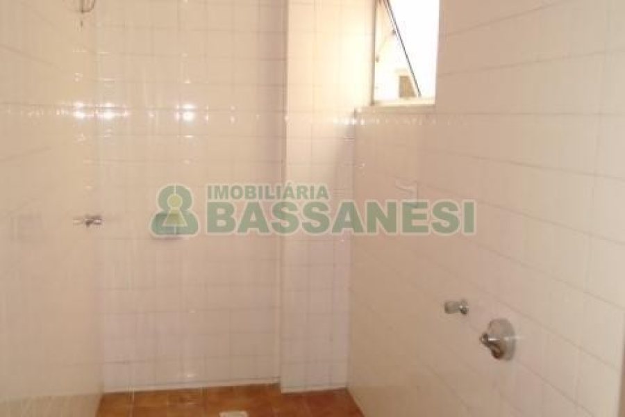 Sala com 30m², no bairro Centro em Caxias do Sul para Alugar
