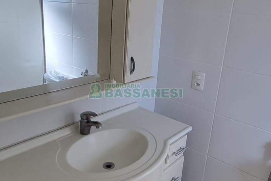 Apartamento com 110m², 3 dormitórios, 2 vagas, no bairro Lourdes em Caxias do Sul para Alugar ou Comprar