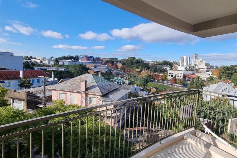 Apartamento com 110m², 3 dormitórios, 2 vagas, no bairro Lourdes em Caxias do Sul para Alugar ou Comprar