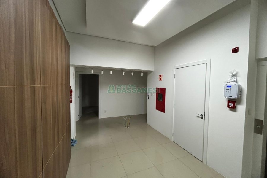 Predio com 1200m², 9 vagas, no bairro Centro em Caxias do Sul para Alugar