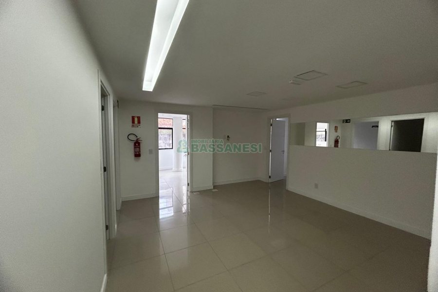 Predio com 1200m², 9 vagas, no bairro Centro em Caxias do Sul para Alugar