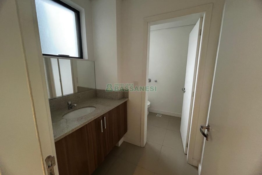 Predio com 1200m², 9 vagas, no bairro Centro em Caxias do Sul para Alugar
