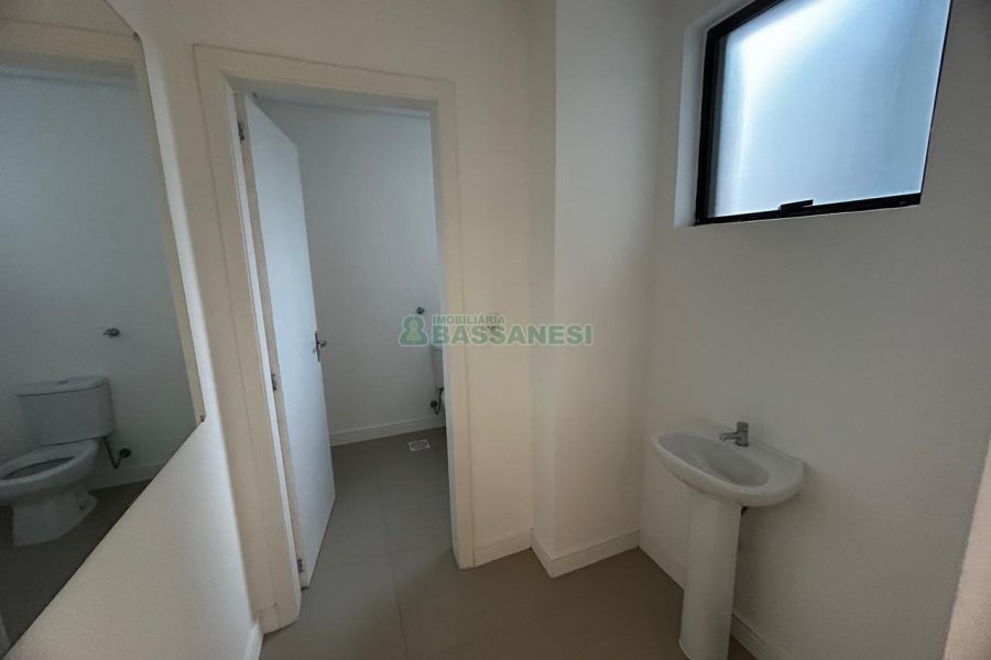 Predio com 1200m², 9 vagas, no bairro Centro em Caxias do Sul para Alugar