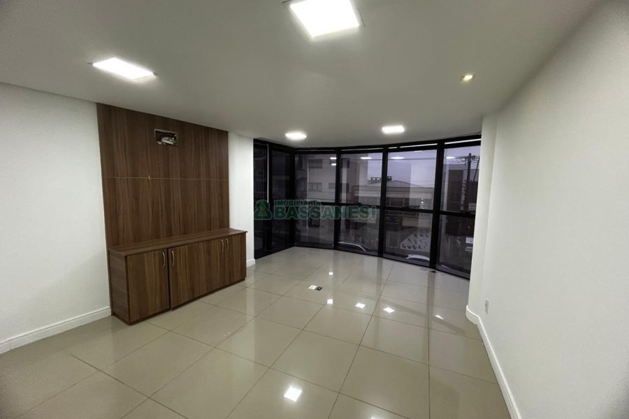 Predio com 1200m², 9 vagas, no bairro Centro em Caxias do Sul para Alugar