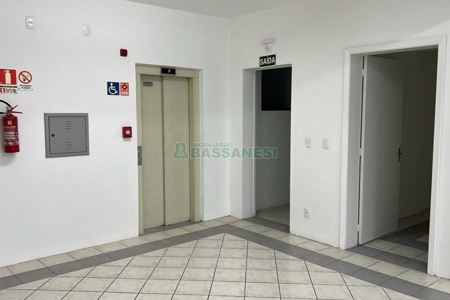 Predio com 1200m², 9 vagas, no bairro Centro em Caxias do Sul para Alugar