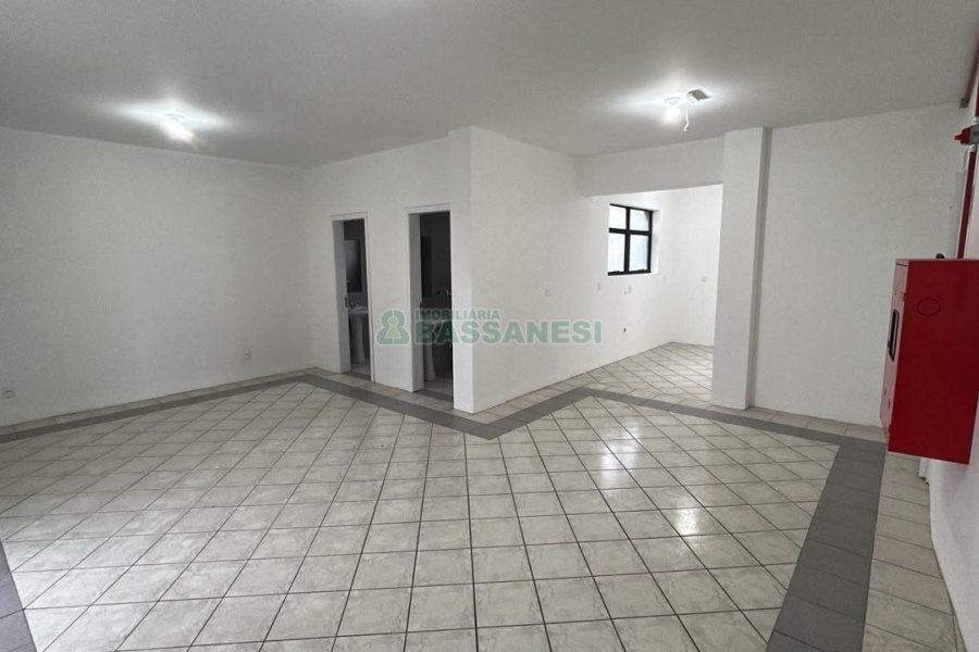 Predio com 1200m², 9 vagas, no bairro Centro em Caxias do Sul para Alugar