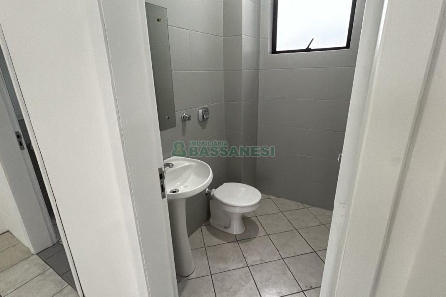 Predio com 1200m², 9 vagas, no bairro Centro em Caxias do Sul para Alugar