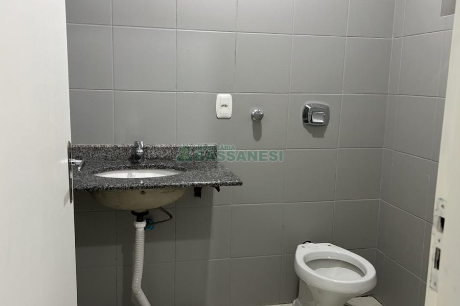 Predio com 1200m², 9 vagas, no bairro Centro em Caxias do Sul para Alugar