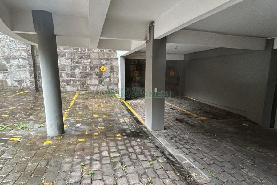 Predio com 1200m², 9 vagas, no bairro Centro em Caxias do Sul para Alugar