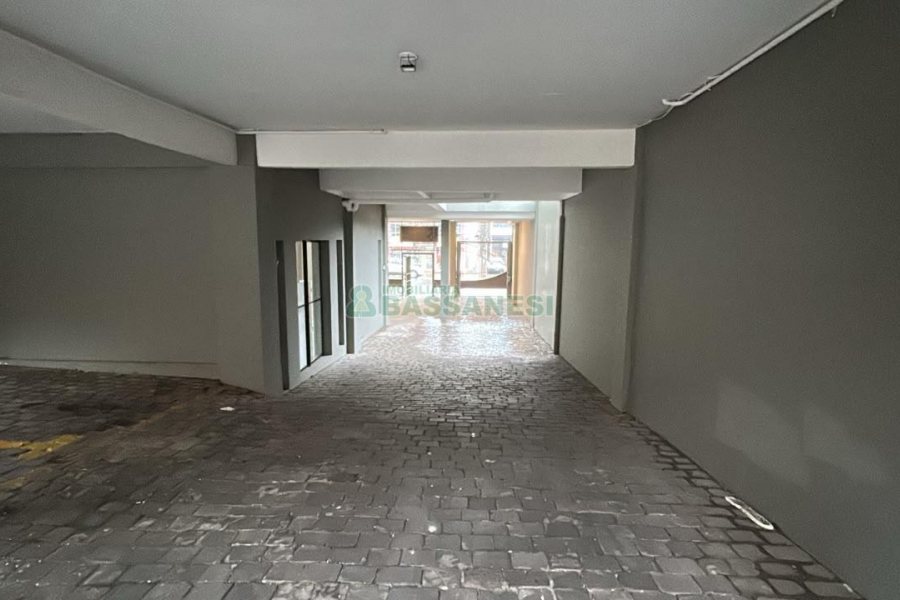 Predio com 1200m², 9 vagas, no bairro Centro em Caxias do Sul para Alugar