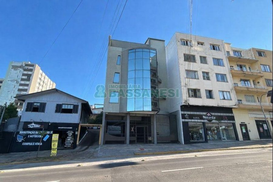 Predio com 1200m², 9 vagas, no bairro Centro em Caxias do Sul para Alugar