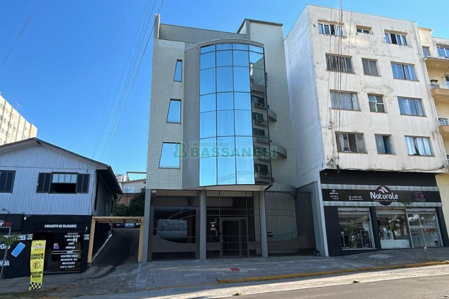 Predio com 1200m², 9 vagas, no bairro Centro em Caxias do Sul para Alugar