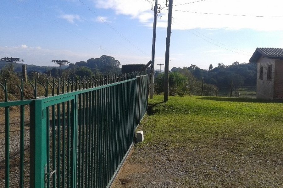 Casa com 80m², 3 dormitórios, 1 vaga, no bairro Jardim Iracema em Caxias do Sul para Comprar