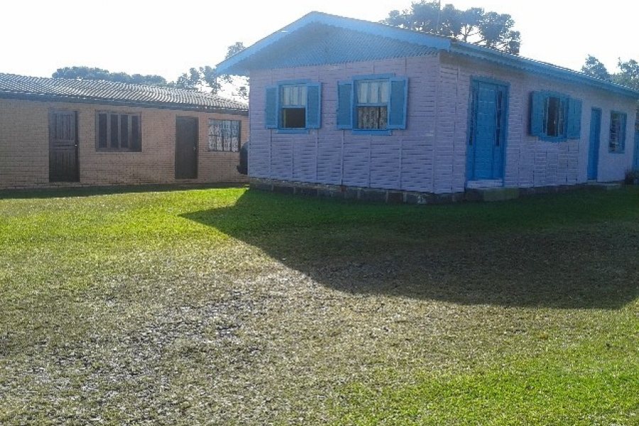 Casa com 80m², 3 dormitórios, 1 vaga, no bairro Jardim Iracema em Caxias do Sul para Comprar