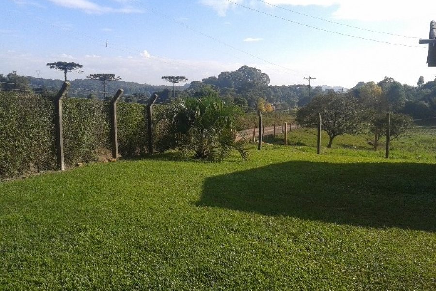 Casa com 80m², 3 dormitórios, 1 vaga, no bairro Jardim Iracema em Caxias do Sul para Comprar