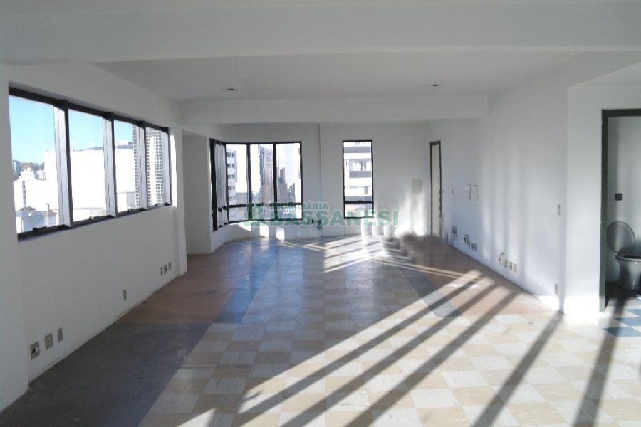 Sala com 110m², no bairro Centro em Caxias do Sul para Alugar
