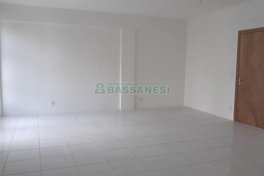 Sala com 43m², no bairro Centro em Caxias do Sul para Alugar