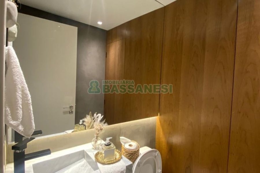 Apartamento com 117m², 3 dormitórios, 2 vagas, no bairro Centro em Caxias do Sul para Comprar