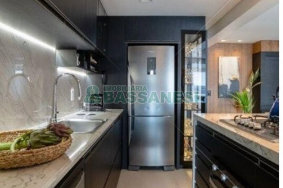 Apartamento com 117m², 3 dormitórios, 2 vagas, no bairro Centro em Caxias do Sul para Comprar