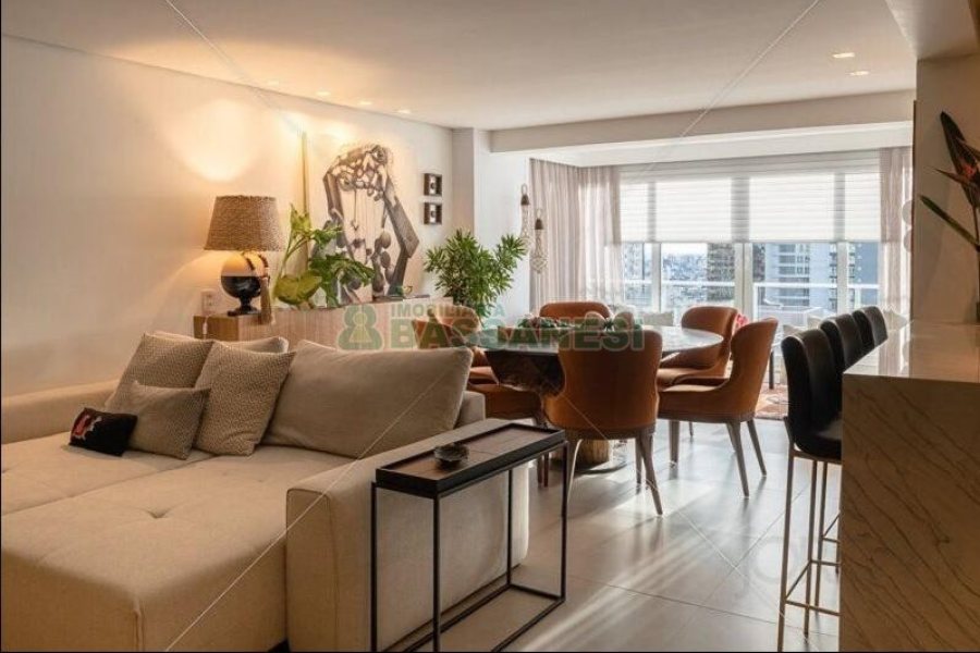 Apartamento com 117m², 3 dormitórios, 2 vagas, no bairro Centro em Caxias do Sul para Comprar