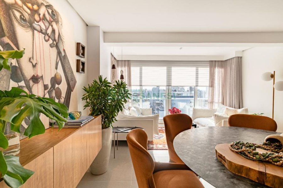 Apartamento com 117m², 3 dormitórios, 2 vagas, no bairro Centro em Caxias do Sul para Comprar