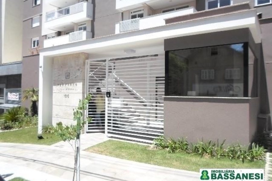 Apartamento com 117m², 3 dormitórios, 2 vagas, no bairro Centro em Caxias do Sul para Comprar