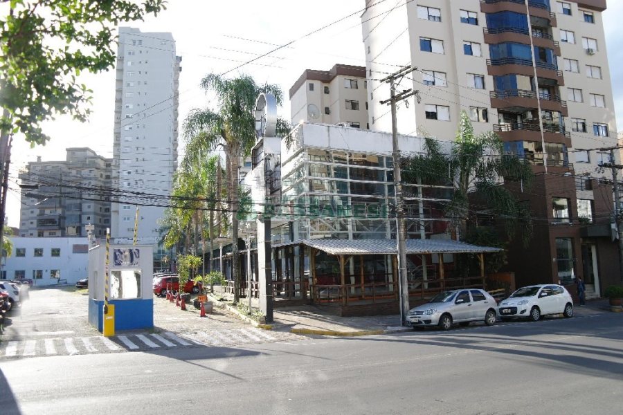 Loja com 675m², no bairro São Pelegrino em Caxias do Sul para Alugar