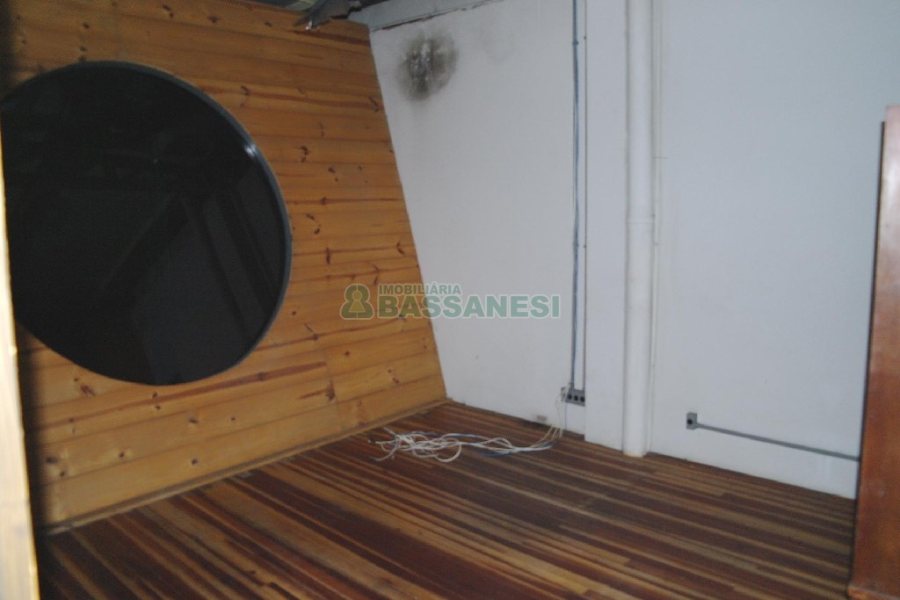 Loja com 675m², no bairro São Pelegrino em Caxias do Sul para Alugar