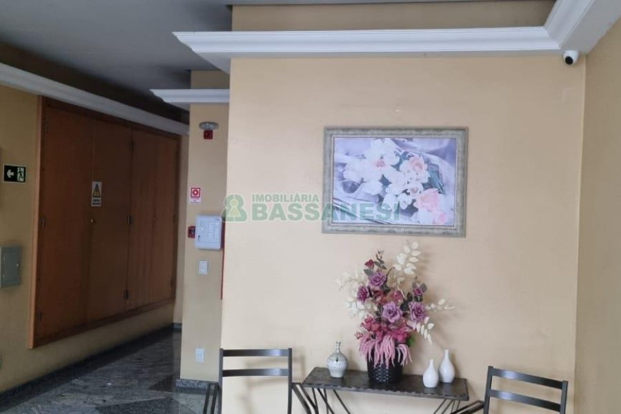 Apartamento com 85m², 2 dormitórios, 1 vaga, no bairro Centro em Caxias do Sul para Comprar