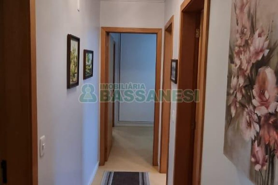 Apartamento com 85m², 2 dormitórios, 1 vaga, no bairro Centro em Caxias do Sul para Comprar