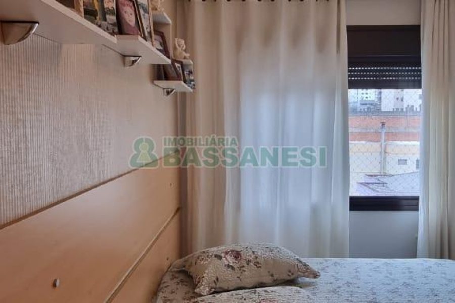 Apartamento com 85m², 2 dormitórios, 1 vaga, no bairro Centro em Caxias do Sul para Comprar