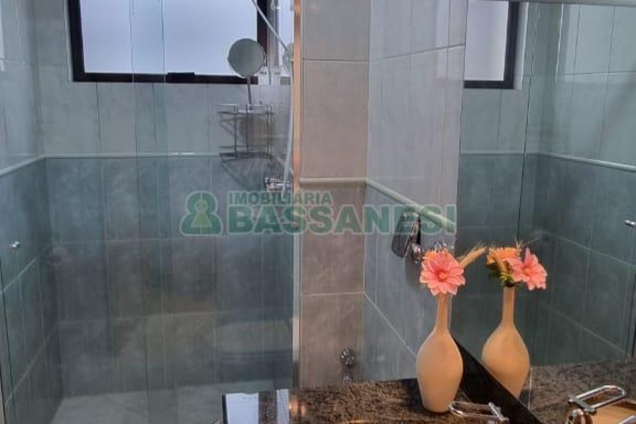 Apartamento com 85m², 2 dormitórios, 1 vaga, no bairro Centro em Caxias do Sul para Comprar