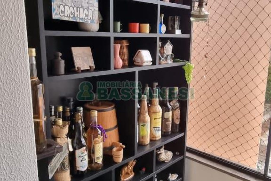 Apartamento com 85m², 2 dormitórios, 1 vaga, no bairro Centro em Caxias do Sul para Comprar