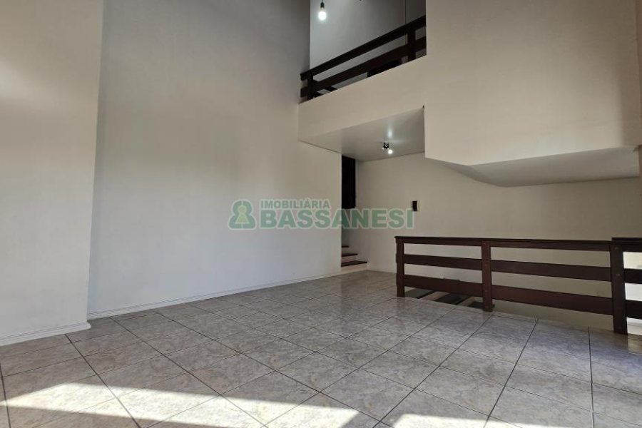 Casa com 265m², 4 dormitórios, 2 vagas, no bairro Sanvitto em Caxias do Sul para Comprar