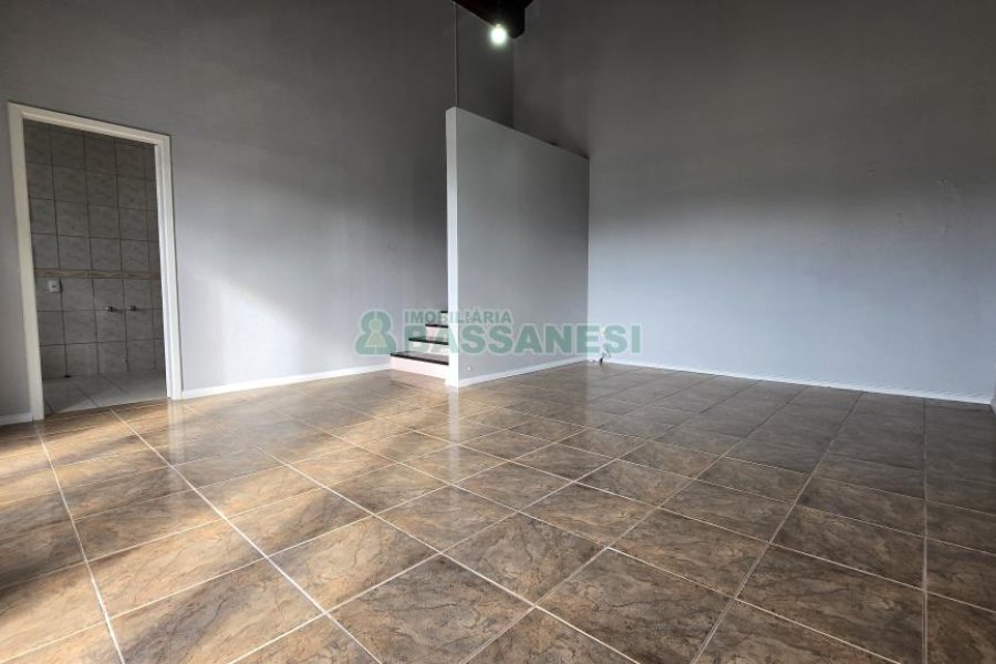 Casa com 265m², 4 dormitórios, 2 vagas, no bairro Sanvitto em Caxias do Sul para Comprar