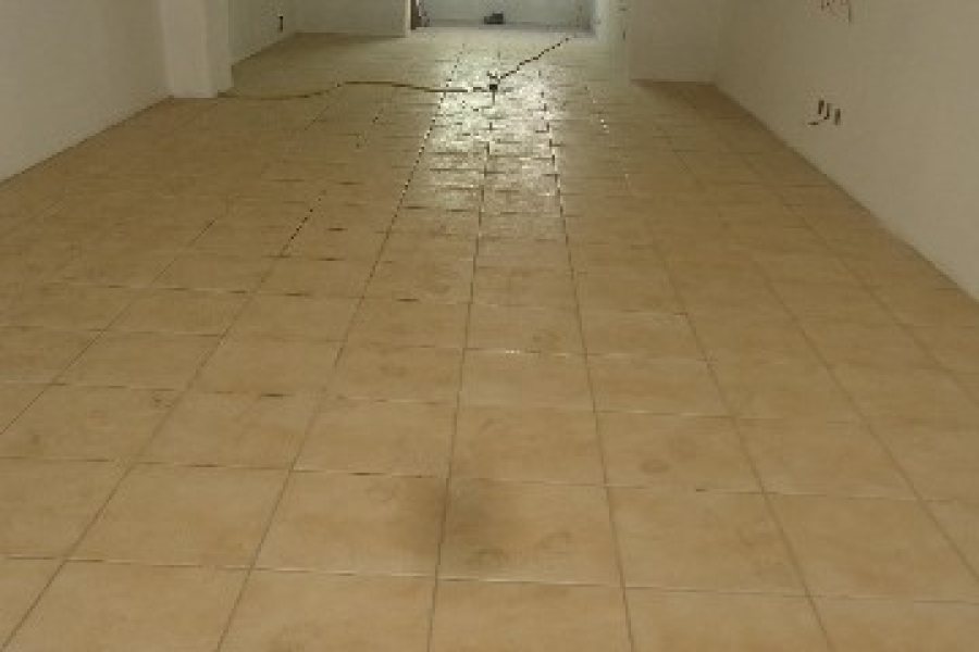 Loja com 98m², no bairro Lourdes em Caxias do Sul para Comprar