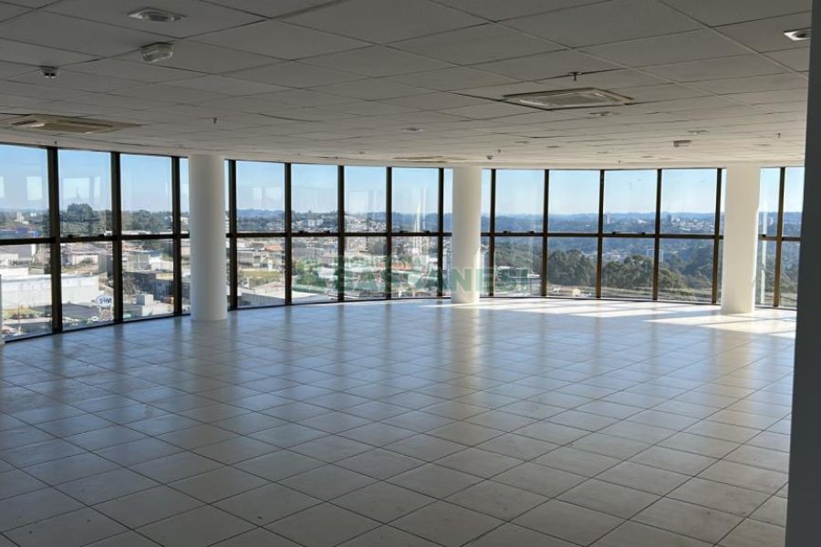 Sala com 380m², 2 vagas, no bairro Sanvitto em Caxias do Sul para Alugar ou Comprar