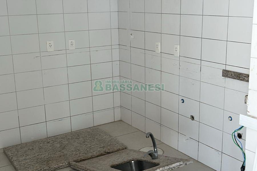 Sala com 380m², 2 vagas, no bairro Sanvitto em Caxias do Sul para Alugar ou Comprar
