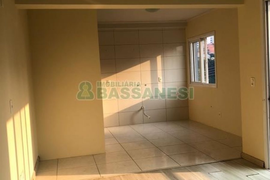 Apartamento com 70m², 2 dormitórios, 2 vagas, no bairro Interlagos em Caxias do Sul para Alugar