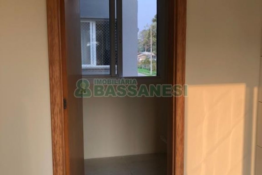 Apartamento com 70m², 2 dormitórios, 2 vagas, no bairro Interlagos em Caxias do Sul para Alugar