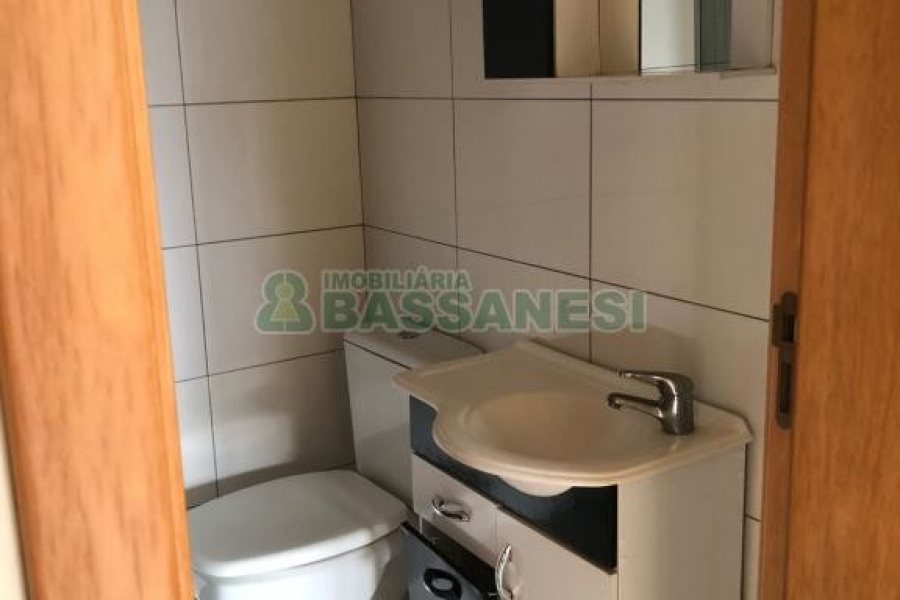 Apartamento com 70m², 2 dormitórios, 2 vagas, no bairro Interlagos em Caxias do Sul para Alugar