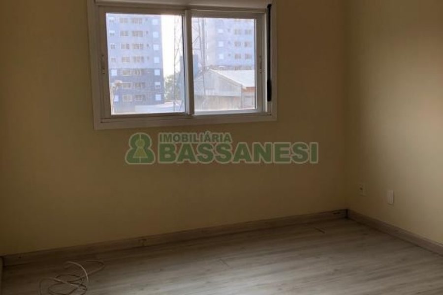 Apartamento com 70m², 2 dormitórios, 2 vagas, no bairro Interlagos em Caxias do Sul para Alugar