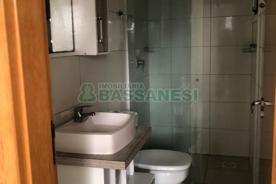 Apartamento com 70m², 2 dormitórios, 2 vagas, no bairro Interlagos em Caxias do Sul para Alugar