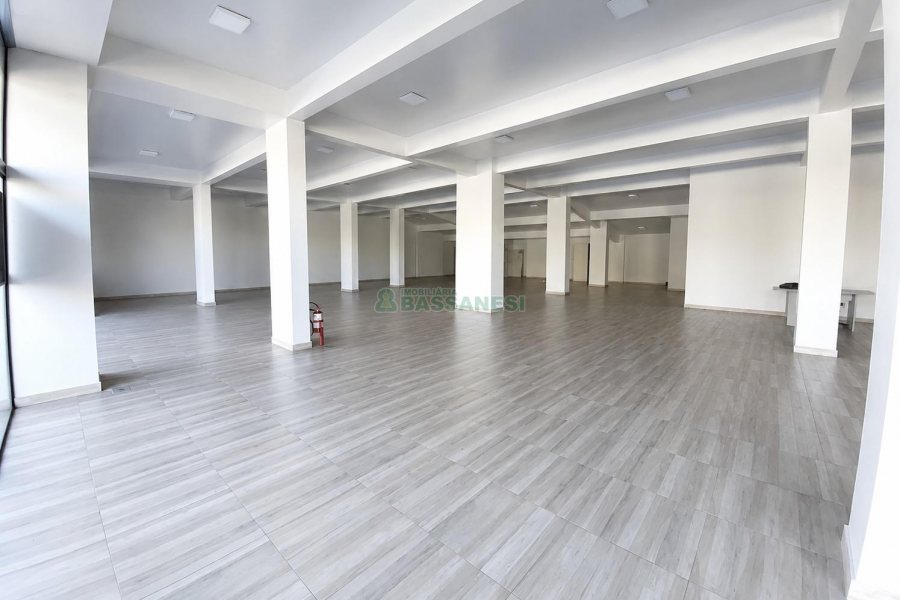 Loja com 410m², no bairro Floresta em Caxias do Sul para Alugar