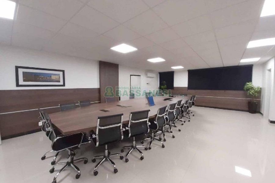 Loja com 410m², no bairro Floresta em Caxias do Sul para Alugar