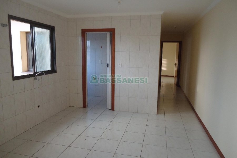 Apartamento com 60m², 2 dormitórios, 1 vaga, no bairro Petrópolis em Caxias do Sul para Alugar