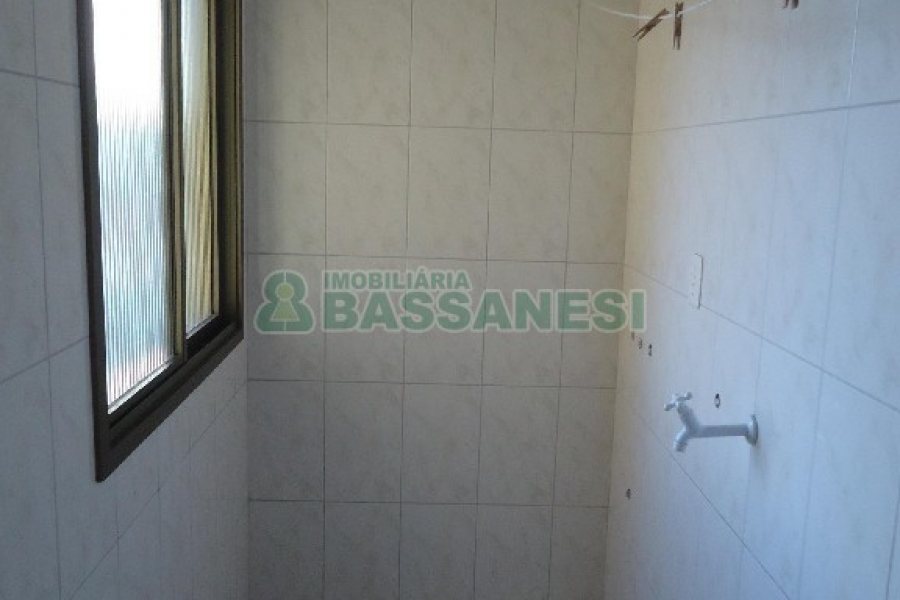 Apartamento com 60m², 2 dormitórios, 1 vaga, no bairro Petrópolis em Caxias do Sul para Alugar